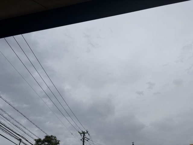モヤモヤと曇り空と、思考のかすみ